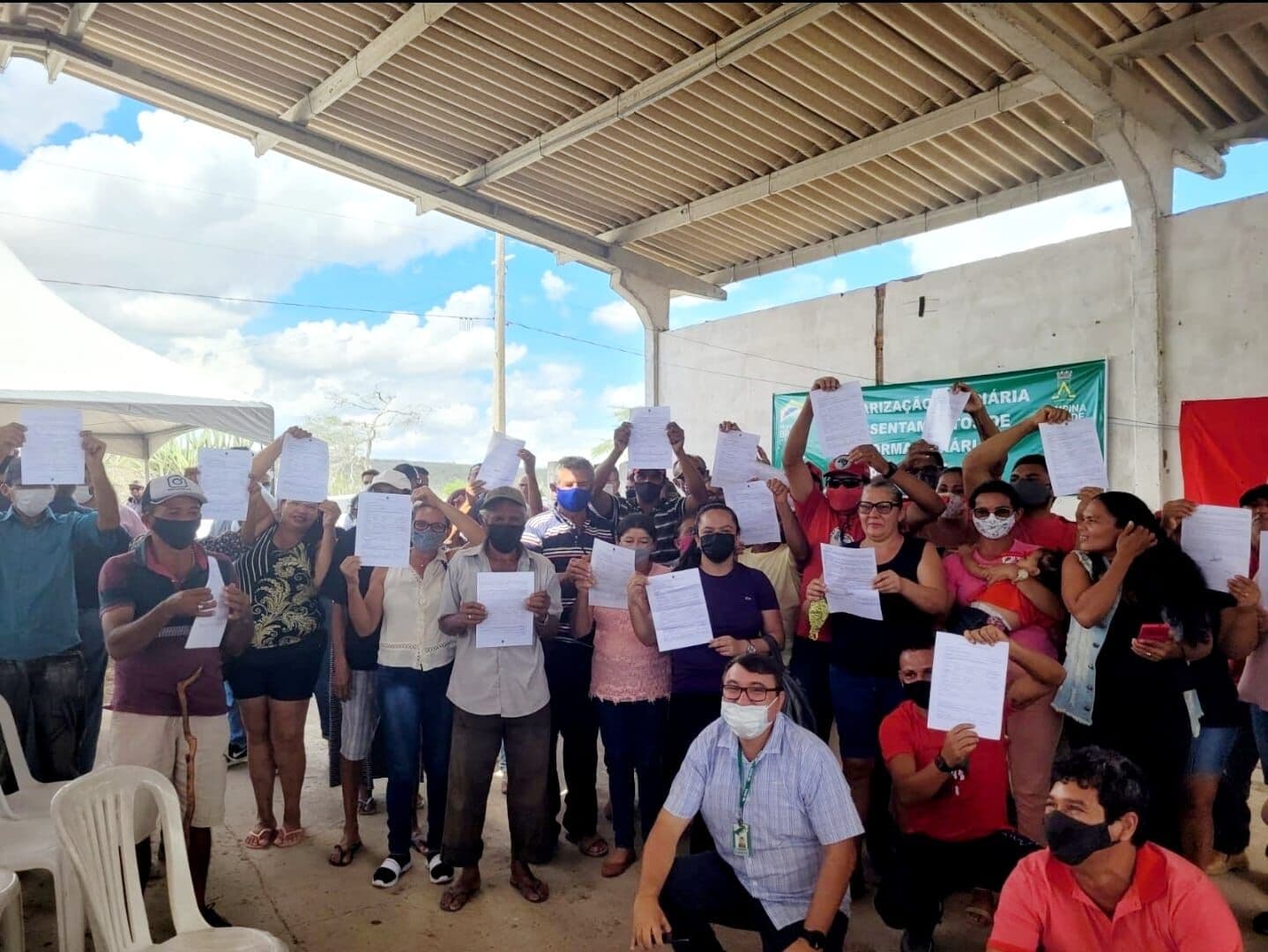 Em entrega de títulos a assentados, prefeito de Campina Grande garante implantação de microcrédito e outros incentivos aos agricultores