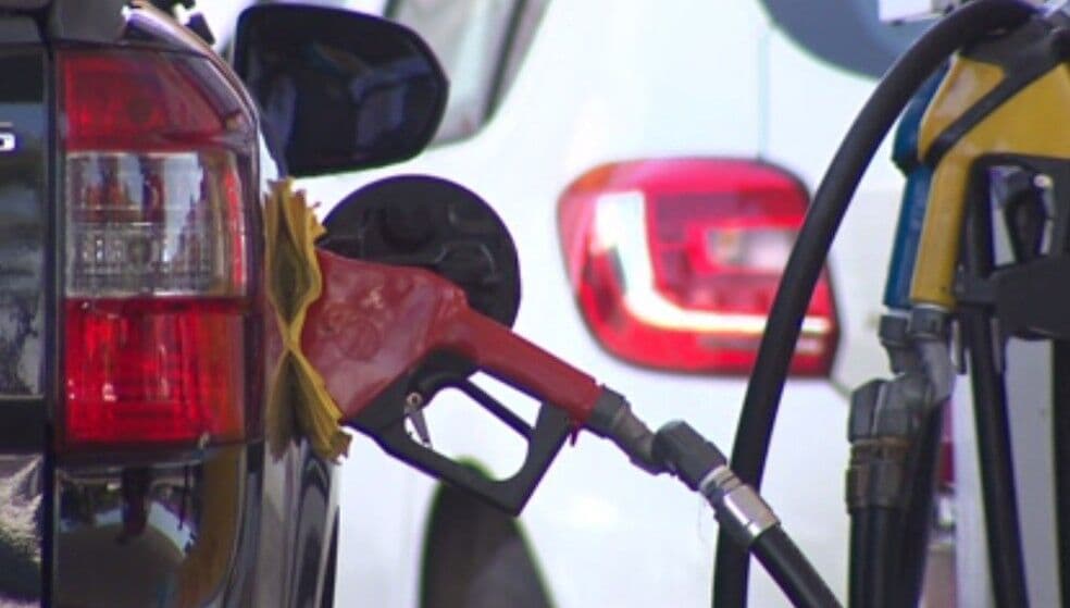 Preço médio da gasolina nos postos subiu 46% em 2021, diz ANP; etanol avançou 59%