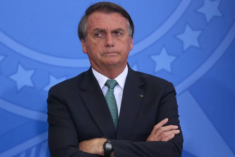 Bolsonaro sanciona volta da propaganda partidária na TV e veta compensação a emissoras