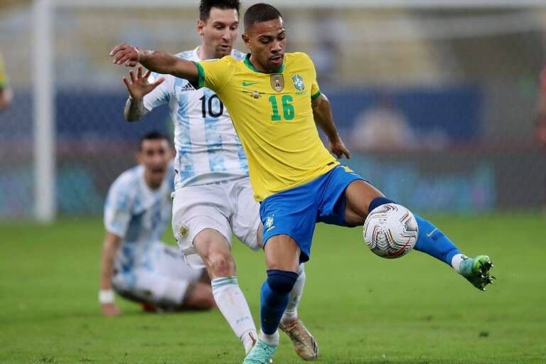 Lodi perdeu chance de convocação por não estar vacinado, diz Tite