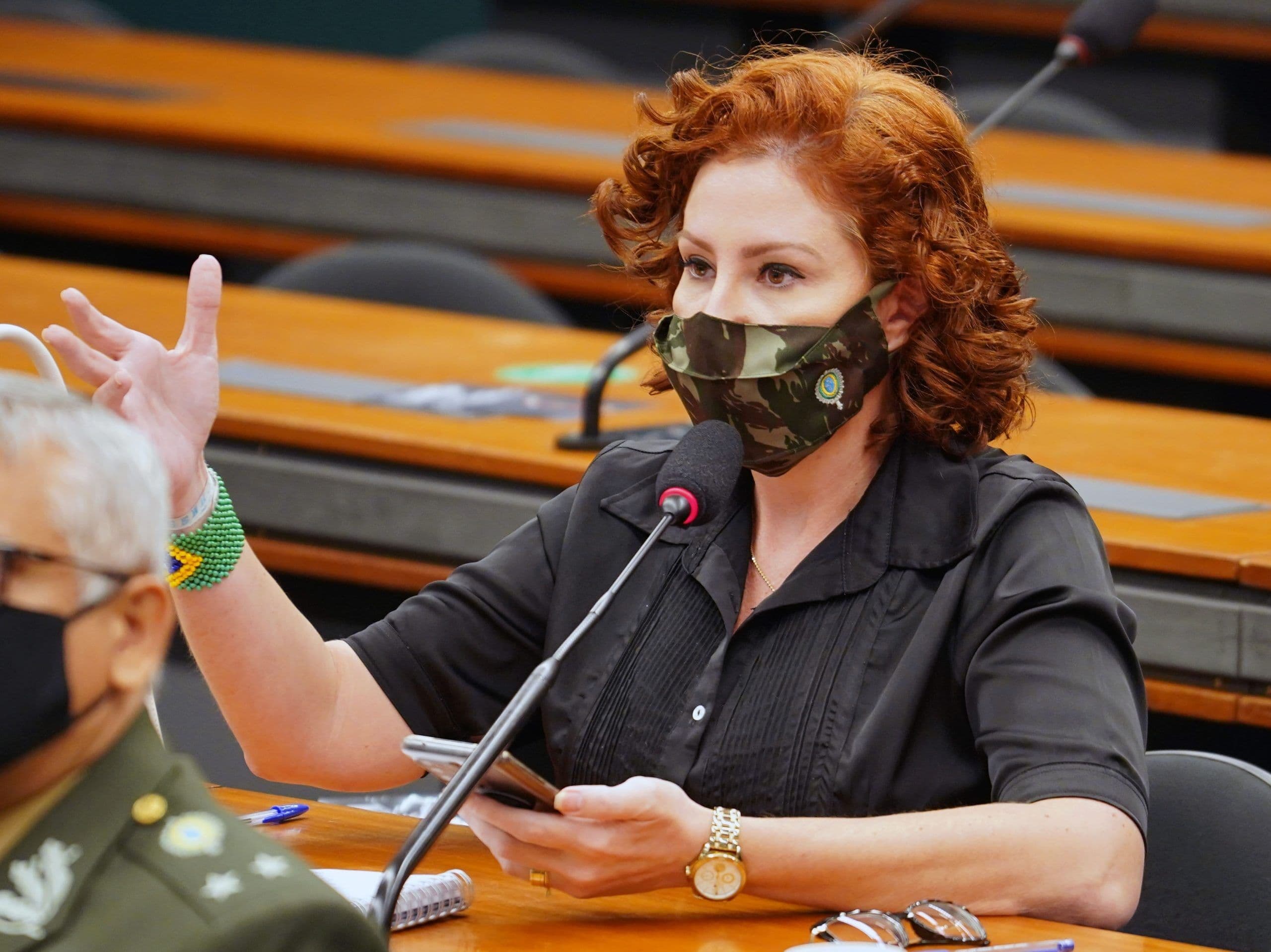 Carla Zambelli diz que caso de Lucena não é isolado na Paraíba e afirma que crianças de 0 a 4 anos já teriam sido vacinadas no estado