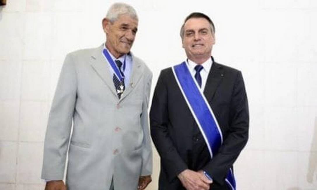 Conselheiro e amigo de Bolsonaro relata que havia rachadinha nos gabinetes da família, diz revista
