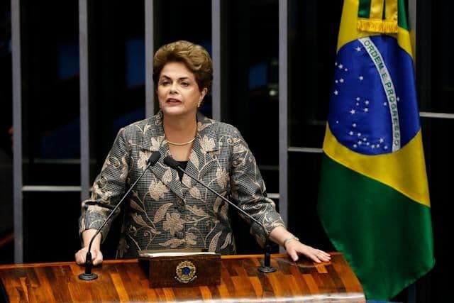 Dilma cancela viagem para posse em Honduras por causa da pandemia