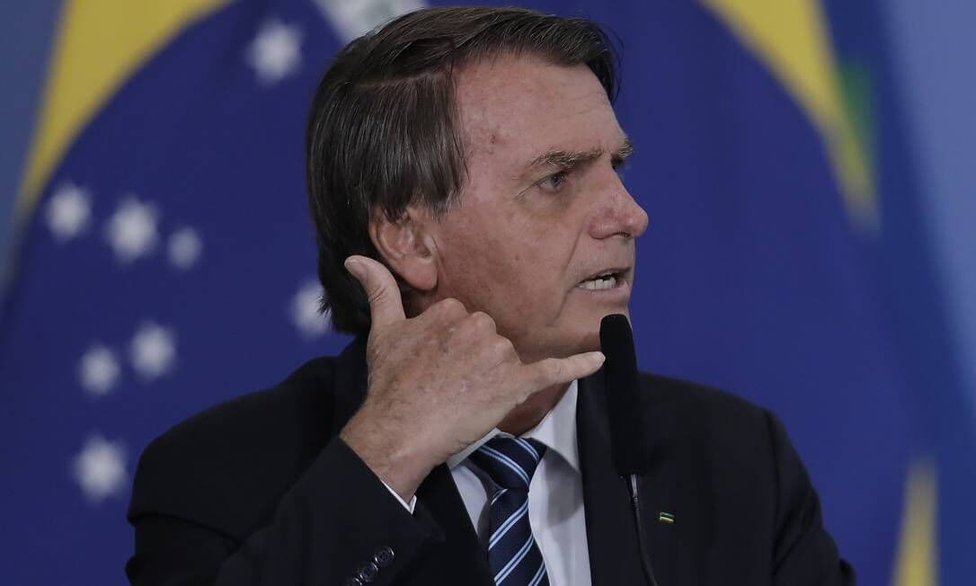 Bolsonaro quer incluir ICMS em PEC dos combustíveis para pressionar governadores