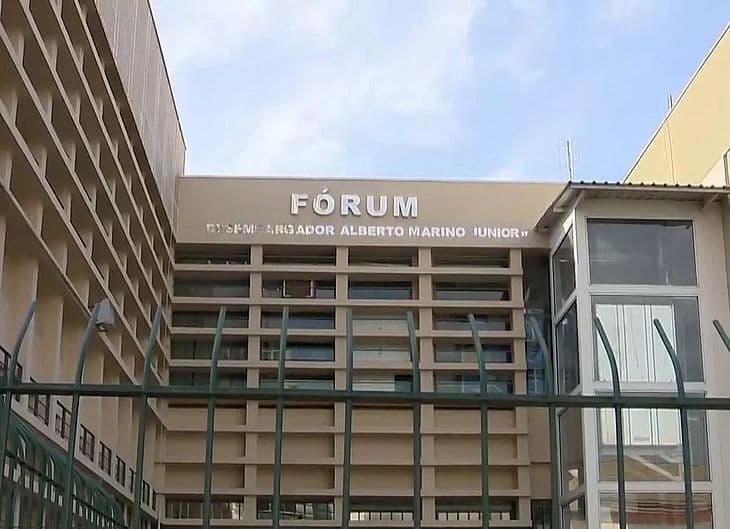 Justiça condena homem que teve Covid e saiu de isolamento para ver jogo