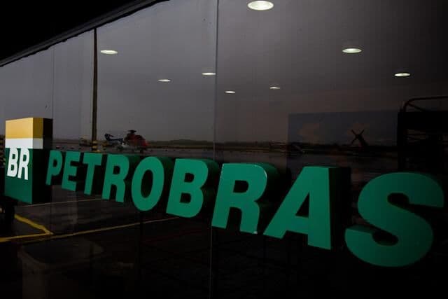 Petrobras ganha mais prazo para entregar dados em investigação