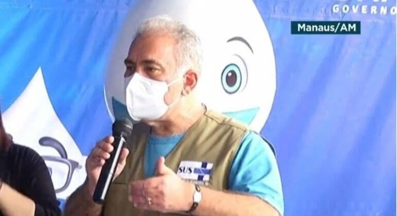 Marcelo Queiroga pede à população que complete vacinação contra Covid-19