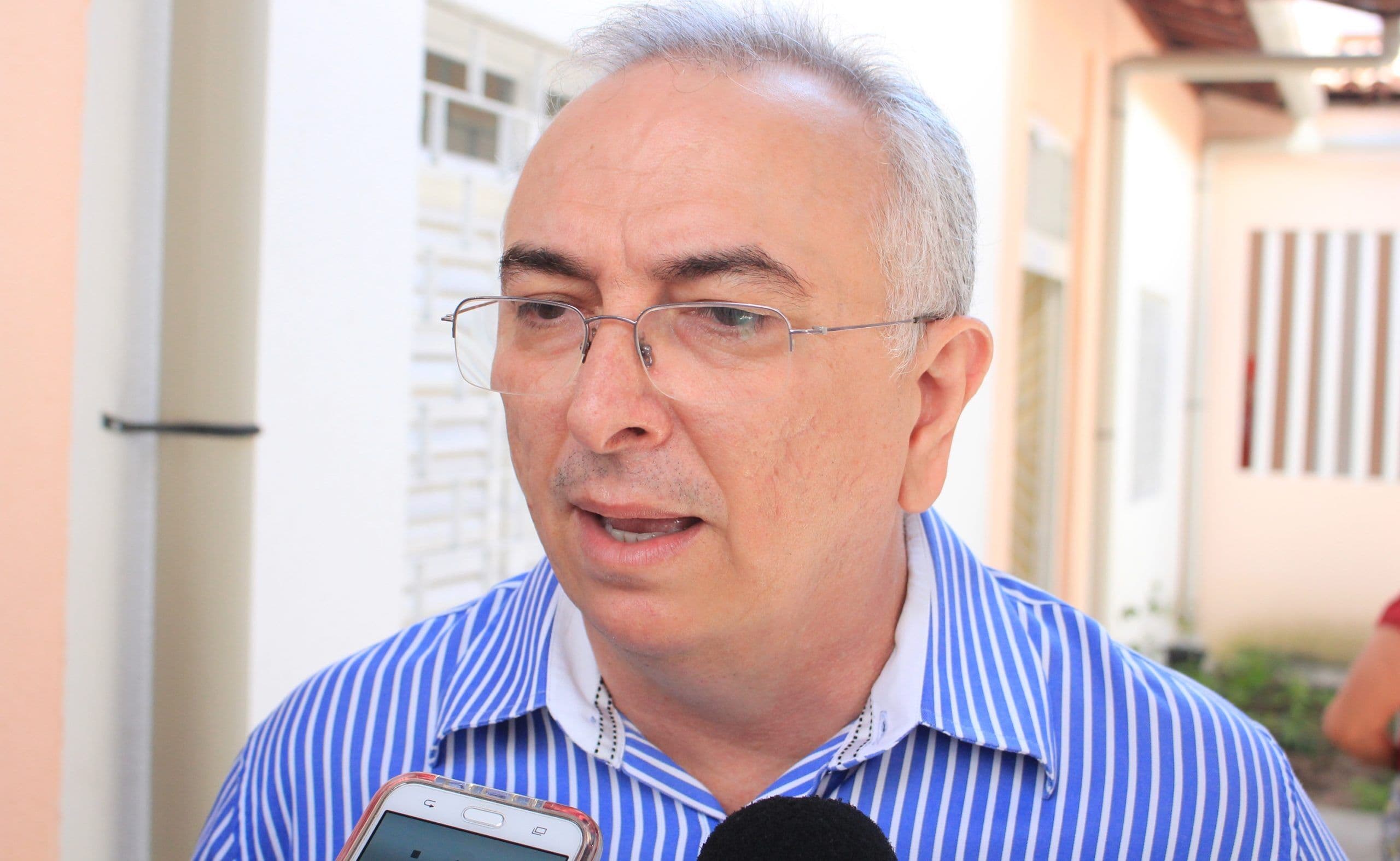 Nonato Bandeira ressalta que João Azevêdo tem largada superior a 30% nas pesquisas, mas não se acomoda com números