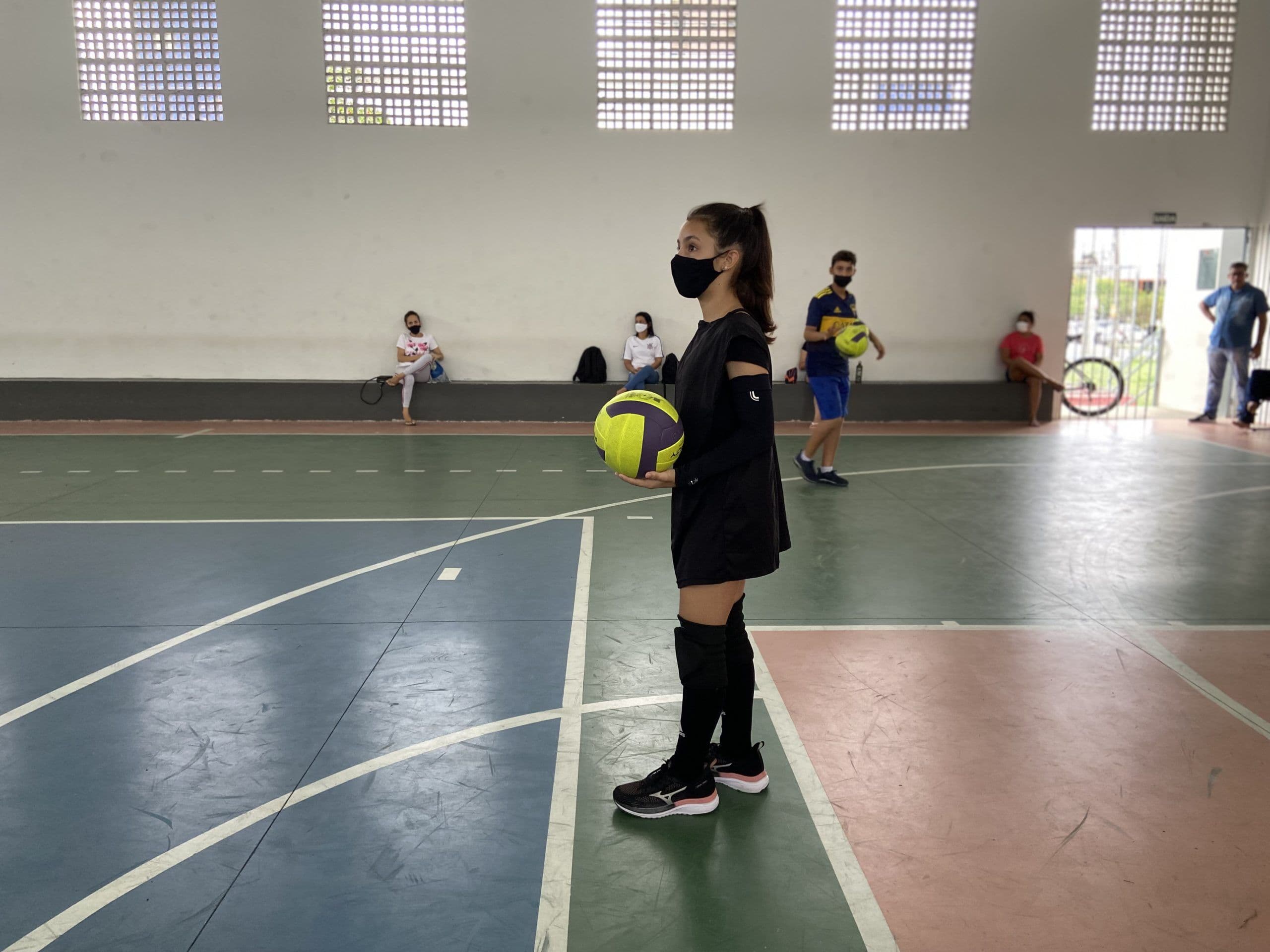 Aluna do projeto Campeões do Amanhã participa de festival de vôlei e vai integrar seleção paraibana