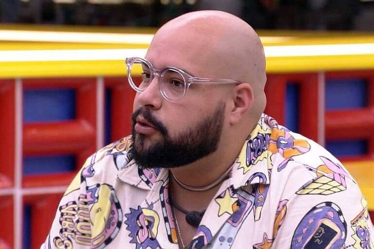 Tiago Abravanel, neto de Silvio Santos, pergunta o que é Fies no Big Brother e gera polêmica