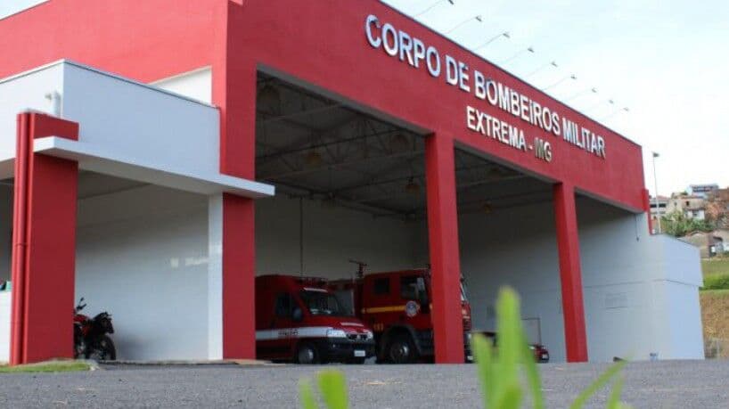 Homem prepara pedido de casamento romântico, mas acaba gerando incêndio