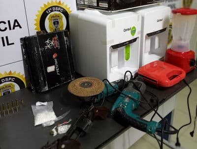 Casal é preso suspeito invadir lojas e furtar eletrodomésticos na Paraíba