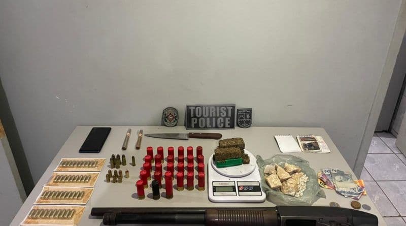 Polícia desarticula tráfico de drogas enquanto fazia diligências para recuperar carro roubado em João Pessoa
