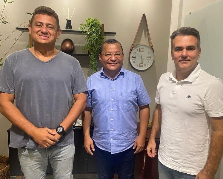 Após aparecer em posição de destaque em enquete do ClickPB, pastor Sérgio Queiroz se reúne com Nilvan Ferreira e Walber Virgolino