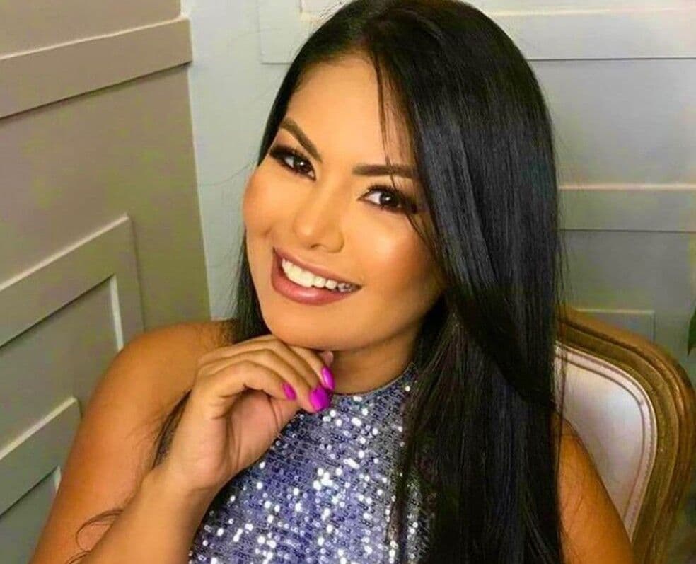 Cantora Paulinha Abelha, da Calcinha Preta, é internada com problemas renais em hospital de Aracaju