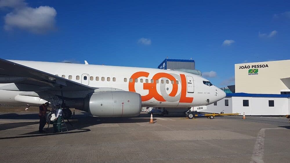 Gol serve comida vencida em voo de João Pessoa a Porto Alegre e passageira consegue indenização por danos morais após acionar Justiça