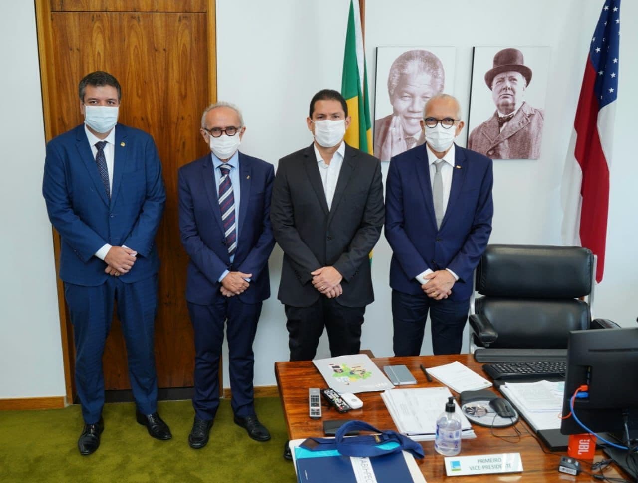 Ao lado do presidente da FNP, Cícero Lucena visita parlamentares em defesa de pautas dos municípios