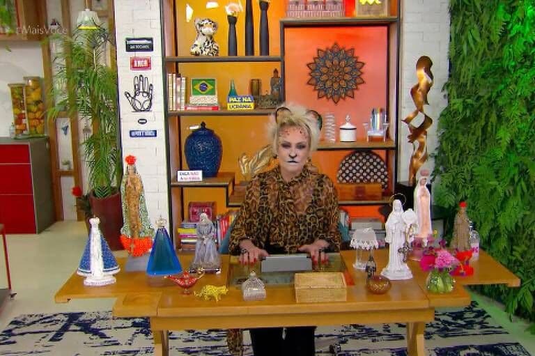Ana Maria Braga surge de onça ao vivo para estreia de 'Pantanal'