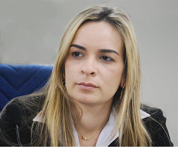 Ainda no primeiro tempo: Daniella Ribeiro muda o candidato a vice
