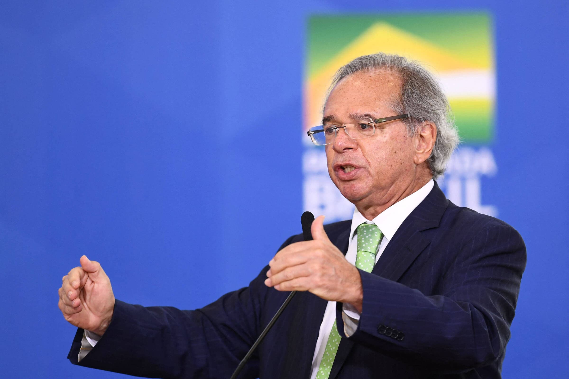 Guedes prevê transferência de propriedades da União para os mais pobres