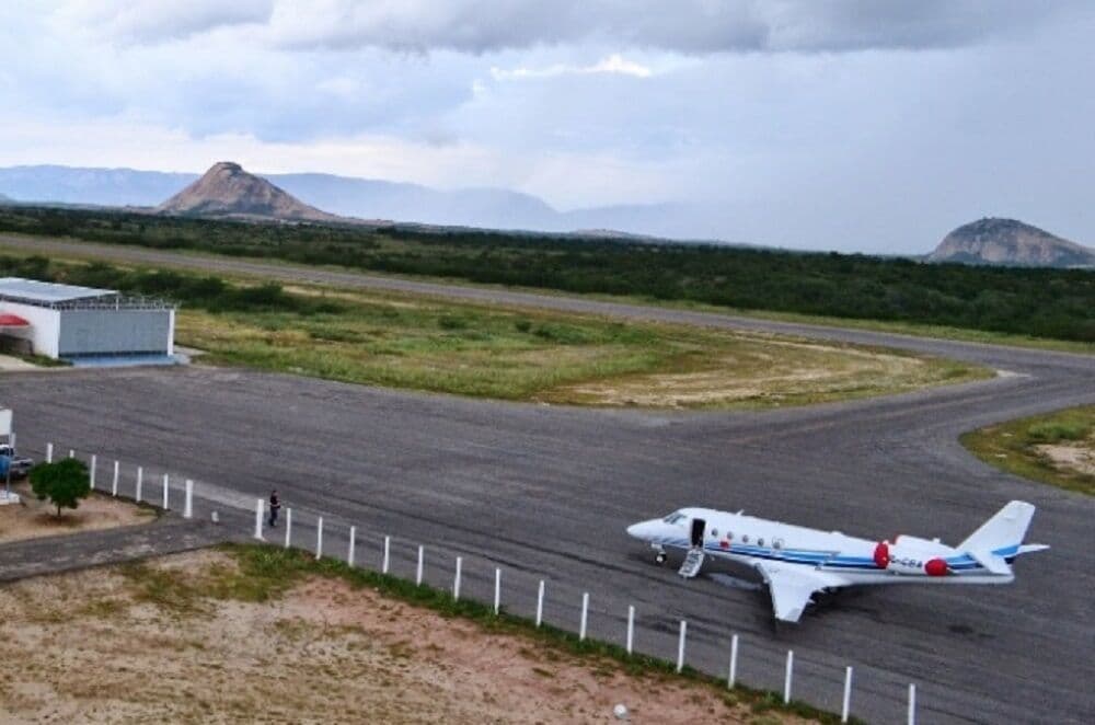 Aeroporto de Patos passará por reformas e terá nova pista e Terminal de Passageiros, anuncia governador