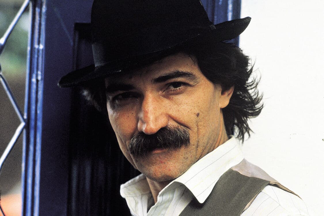 Corpo do músico Belchior é sepultado em Fortaleza nesta manhã