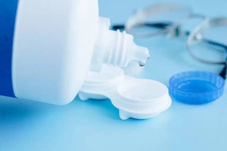 Nova lente de contato libera remédio contra alergia no olho