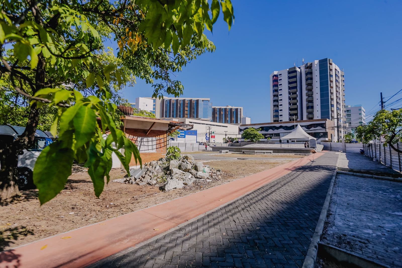 Prefeito de João Pessoa autoriza retomada da reforma da Praça do Carro Antigo, no Retão de Manaíra