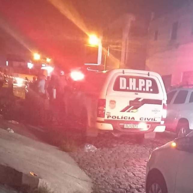 Corpo de recém-nascido é encontrado dentro de saco em terreno de Campina Grande