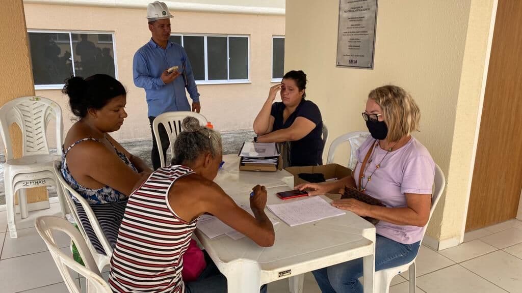 Prefeitura mantém plantão social para receber os moradores do Residencial Vista Alegre IV, em João Pessoa