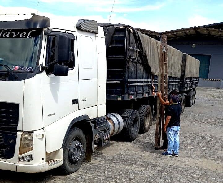 Mecânico morre esmagado durante manutenção de carreta em Campina Grande