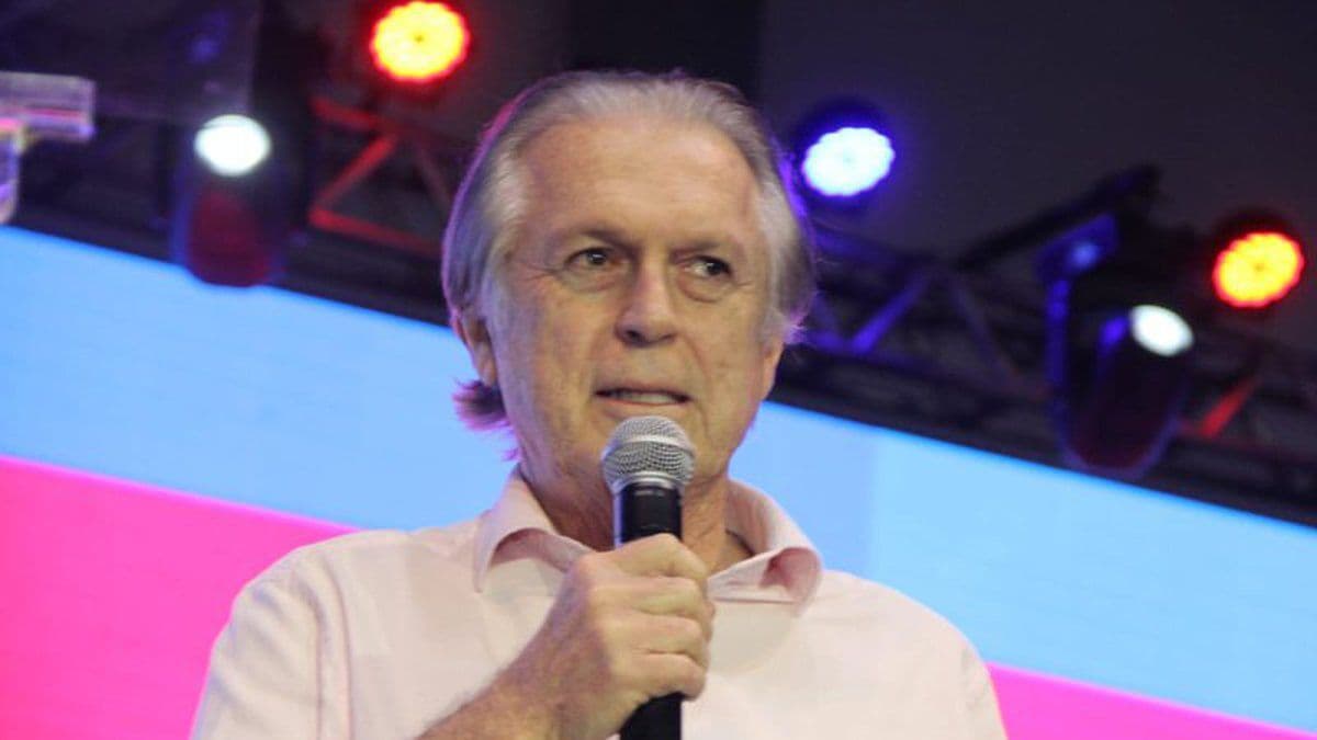 União Brasil afasta Luciano Bivar da presidência, mas o mantém no partido