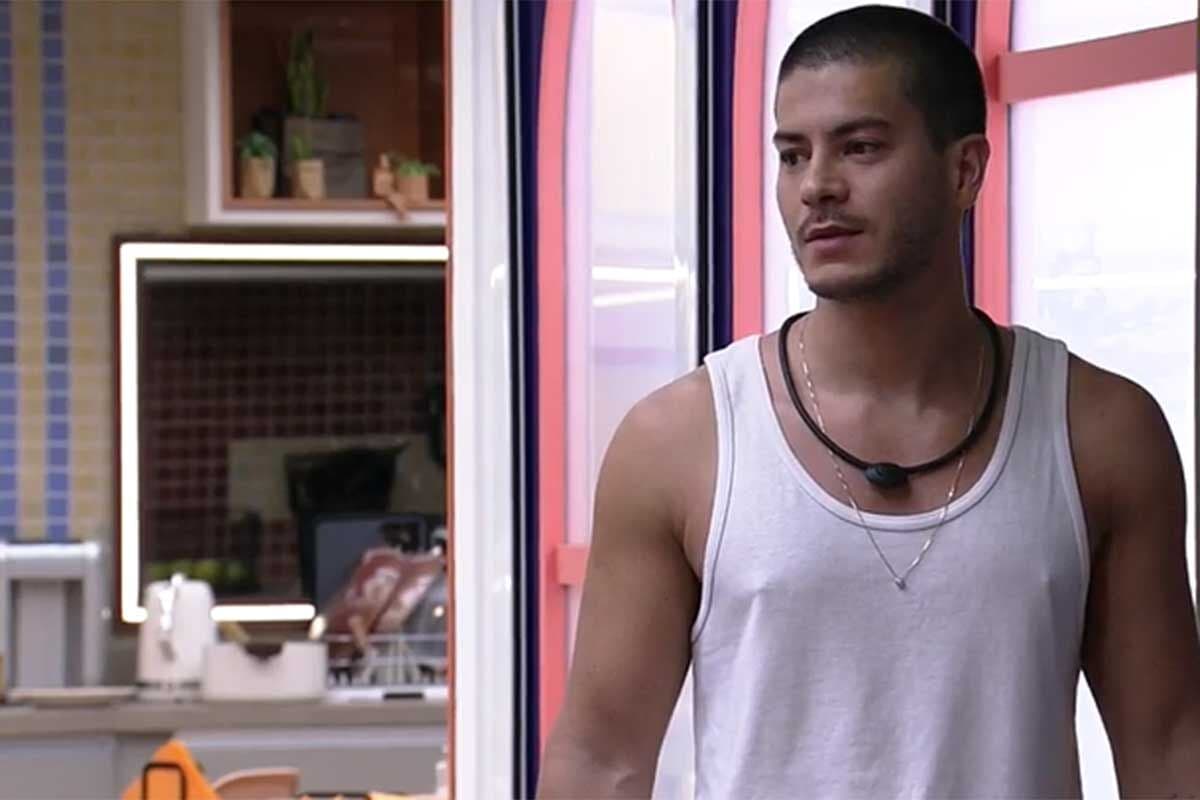Arthur do BBB 22 diz que pode sair no Top 4, assim como Gil do Vigor