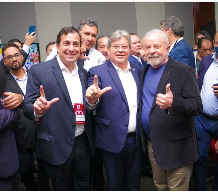 "A Paraíba e o Brasil na mesma direção", afirma João Azevêdo em encontro com ex-presidente Lula
