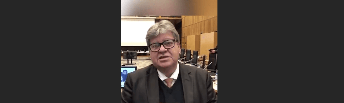 João Azevêdo entrega 10 mil notebooks para professores da rede estadual de ensino da Paraíba