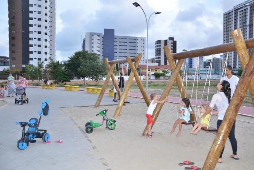 João Azevêdo inaugura Parque Parahyba III com playground, academias ao ar livre, ciclovia e quadras de areia no Bessa