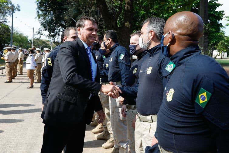 Policiais federais vão parar por uma hora por reestruturação prometida por Bolsonaro