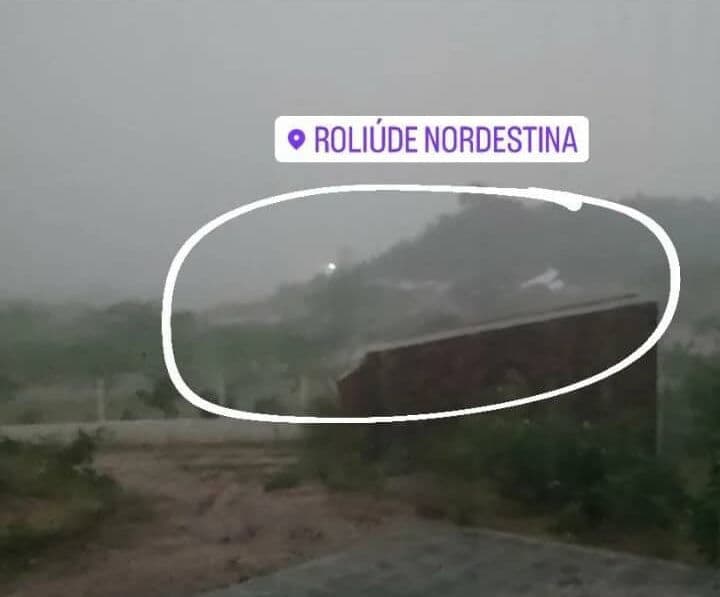 Letreiro 'Roliúde Nordestina' é derrubado após forte temporal em Cabaceiras e alagamentos deixam cidade isolada
