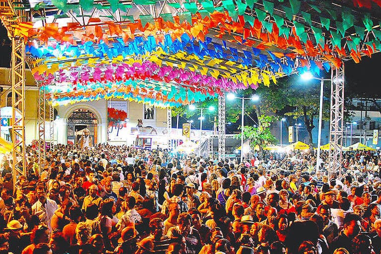 Após Caruaru, Recife diz que vai censurar manifestações políticas no São João