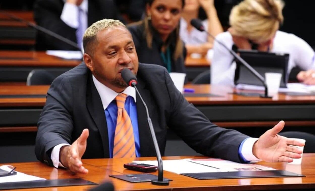 Tiririca usa verba da Câmara para bancar viagens a locais de shows de humor