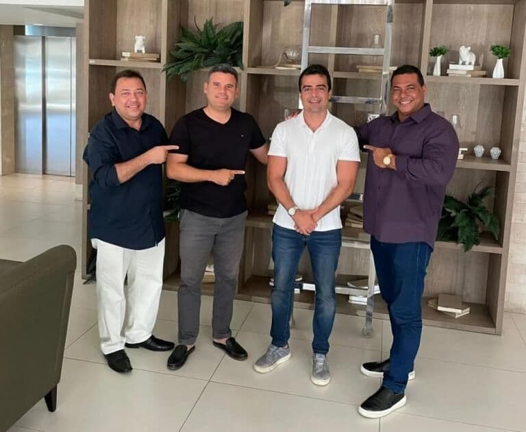 Pré-candidato ao Senado, Bruno Roberto, anuncia filho de pastor da Assembleia de Deus como 2º suplente para disputa nas Eleições