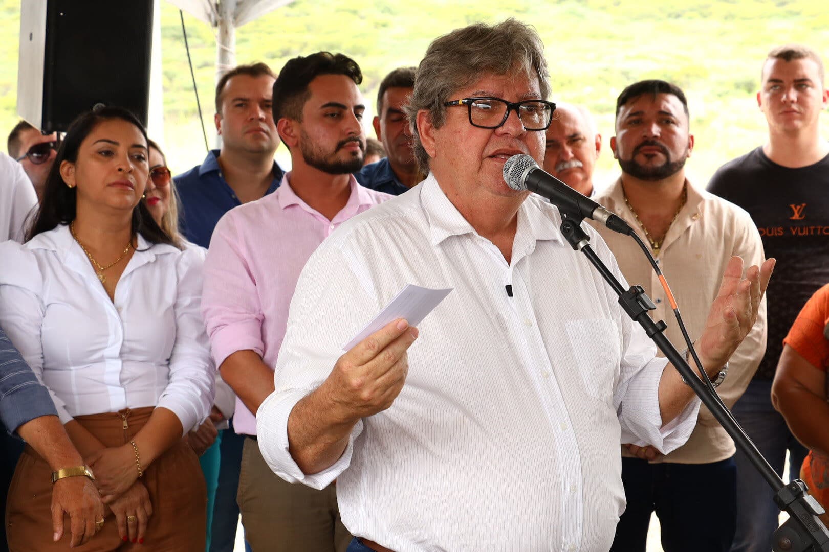 João Azevêdo inaugura obras no Vale do Piancó e assina convênio para construção de creche com capacidade para 100 crianças