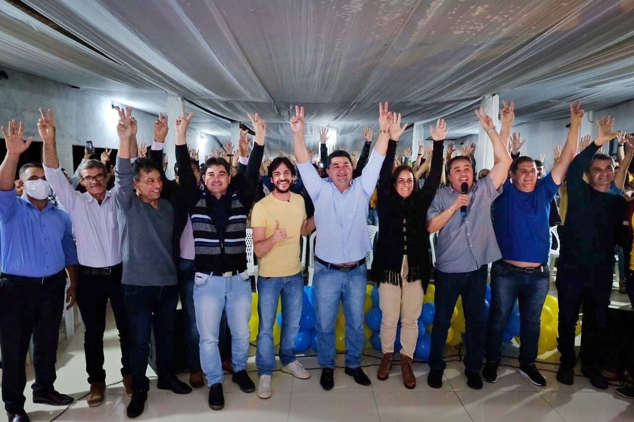 Pedro recebe apoio do prefeito de Montadas e defende um Governo que gere oportunidades para os paraibanos