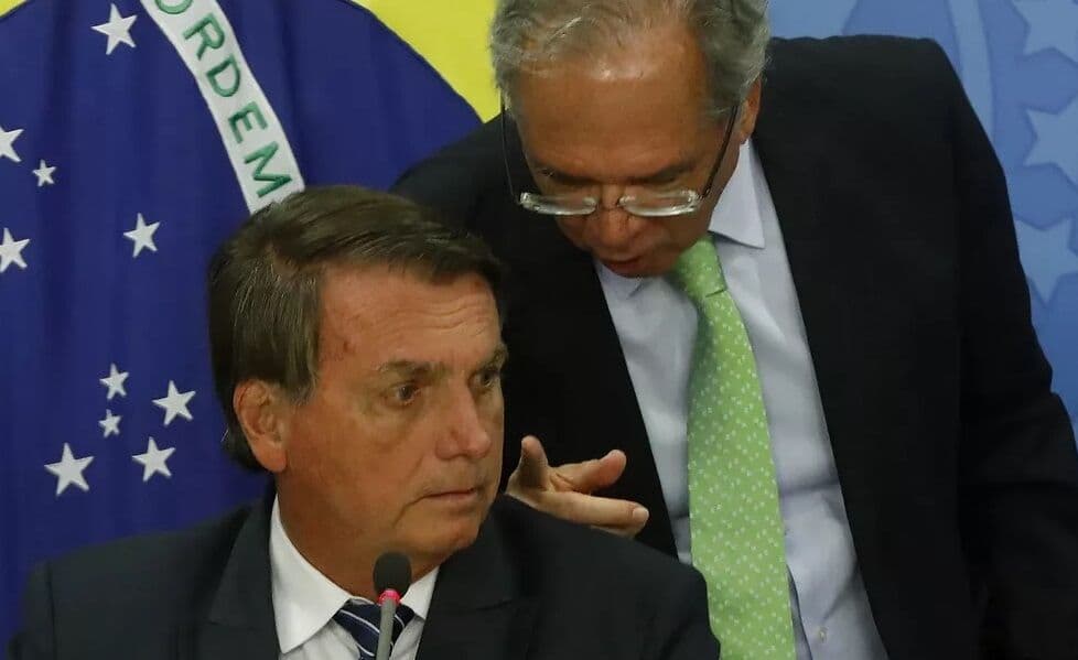 Bolsonaro diverge de Guedes e quer R$ 300 para prorrogar auxílio emergencial