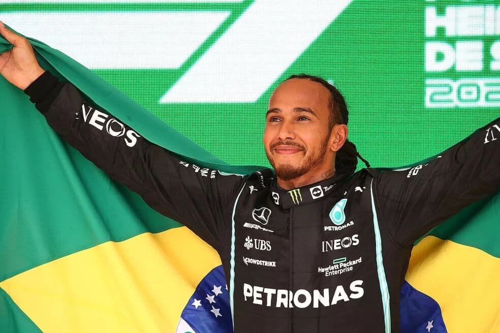Câmara concede título de cidadão honorário a piloto inglês Lewis Hamilton