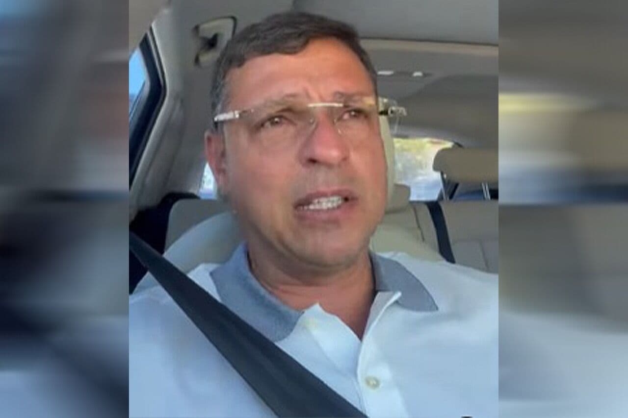 Prefeito de Cabedelo, Vitor Hugo, recebe alta, lembra da luta que travou após infarto e chora ao agradecer apoio da esposa