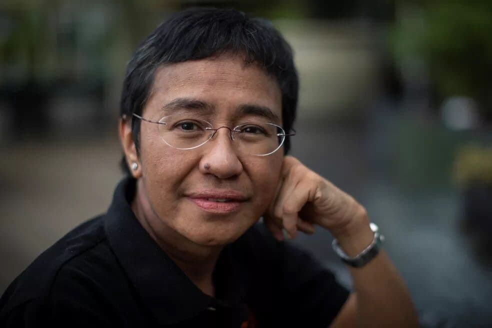 No último dia no poder, governo das Filipinas manda fechar site de jornalista vencedora do Nobel da Paz