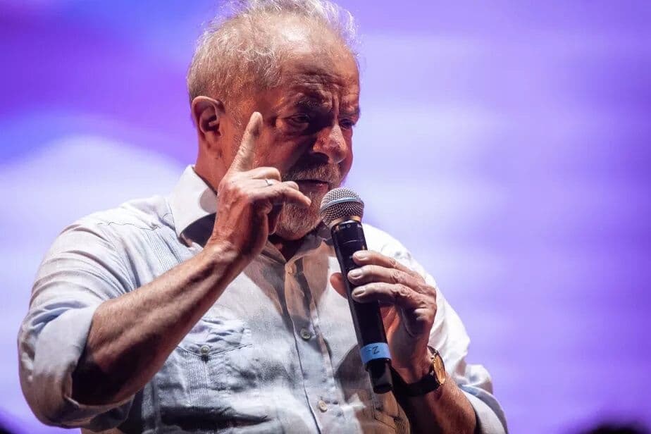 Lula volta a defender regulação dos meios da comunicação
