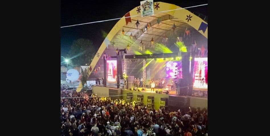 População reclama de existência de área VIP no São João de Santa Rita: "discriminando o povo"
