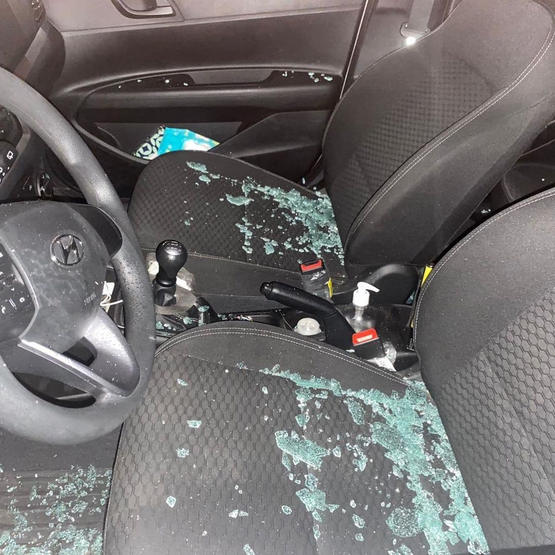 Suspeitos invadem sede do Campinense, rendem vigilante e destroem veículos